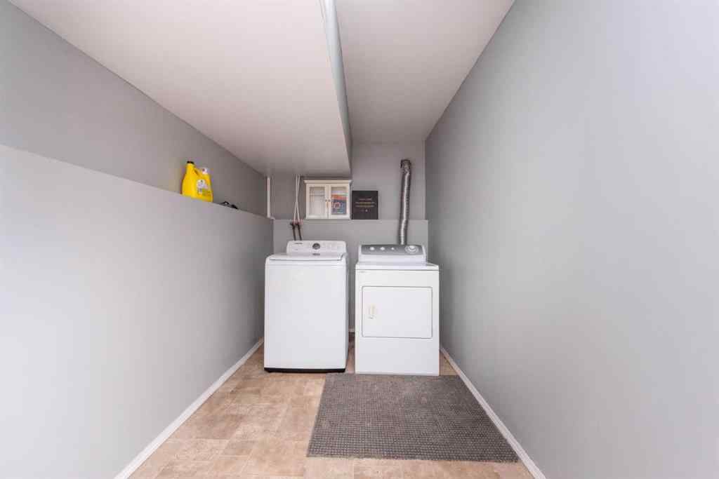 MLS® A2213387 - 163 Anaheim Circle NE in Monterey Park Calgary, Residential