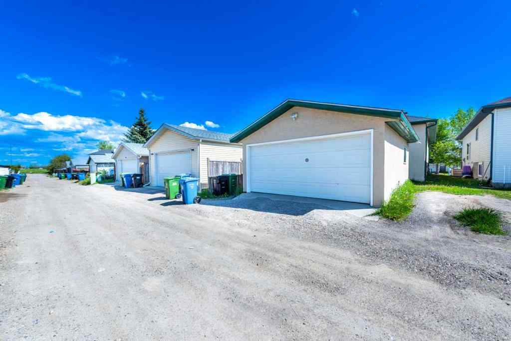 MLS® A2213387 - 163 Anaheim Circle NE in Monterey Park Calgary, Residential