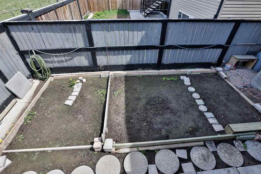MLS® A2213395 - 239 Northlander Bend W in Garry Station Lethbridge, Residential