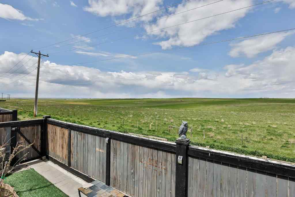 MLS® A2213395 - 239 Northlander Bend W in Garry Station Lethbridge, Residential