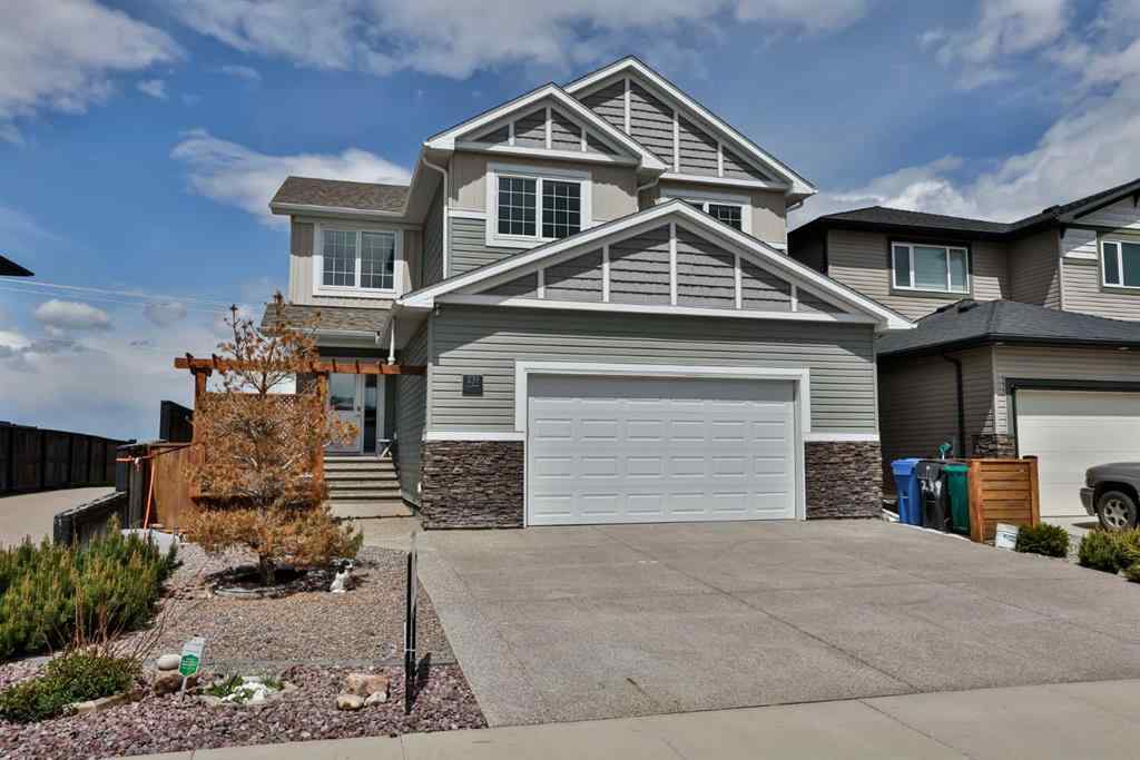 MLS® A2213395 - 239 Northlander Bend W in Garry Station Lethbridge, Residential
