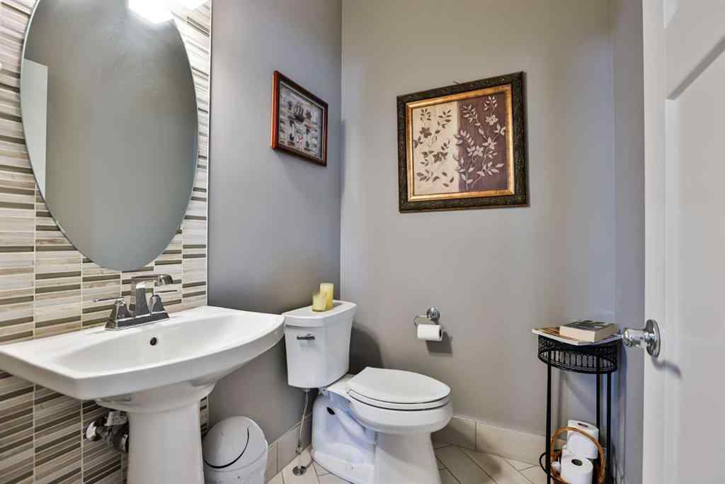 MLS® A2213395 - 239 Northlander Bend W in Garry Station Lethbridge, Residential