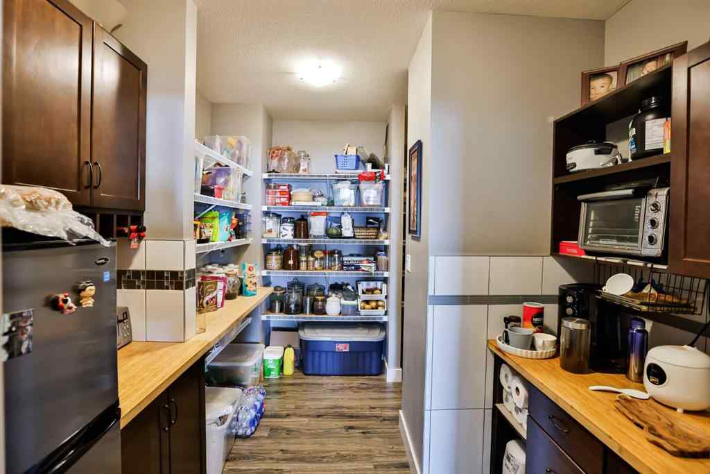 MLS® A2213395 - 239 Northlander Bend W in Garry Station Lethbridge, Residential