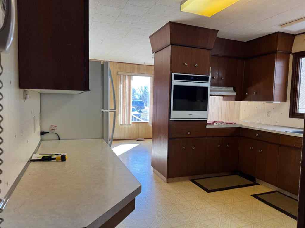 MLS® A2213443 - 9920 113 Street  in NONE Fairview, Residential