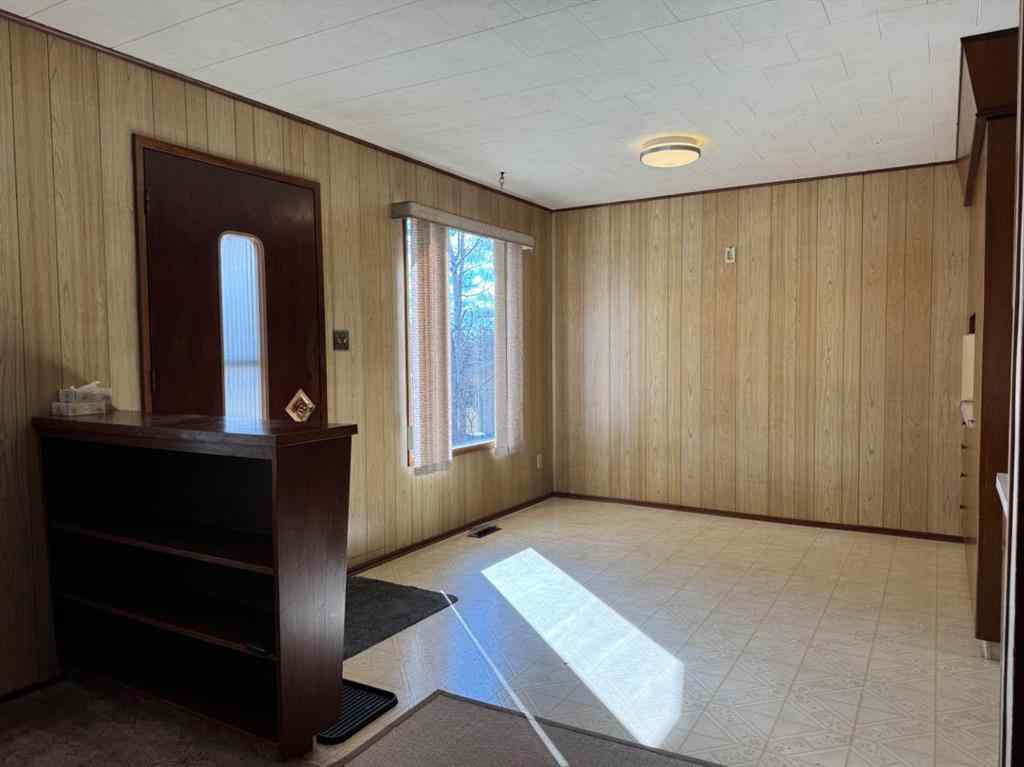 MLS® A2213443 - 9920 113 Street  in NONE Fairview, Residential
