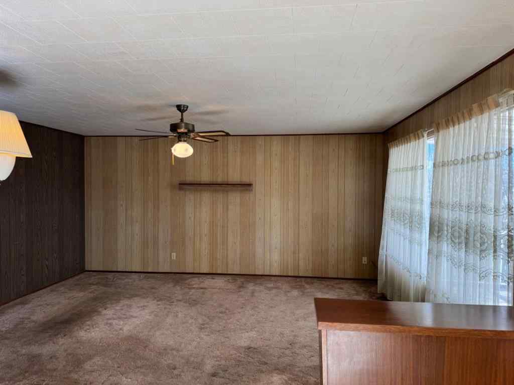 MLS® A2213443 - 9920 113 Street  in NONE Fairview, Residential