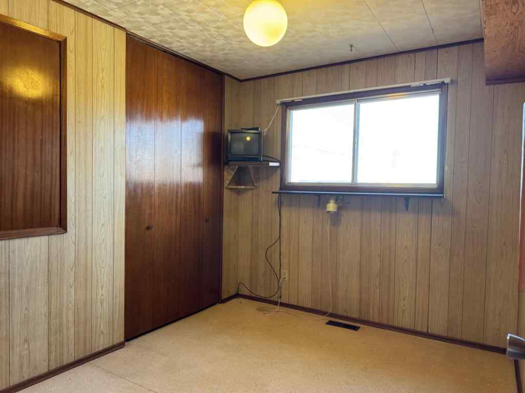 MLS® A2213443 - 9920 113 Street  in NONE Fairview, Residential
