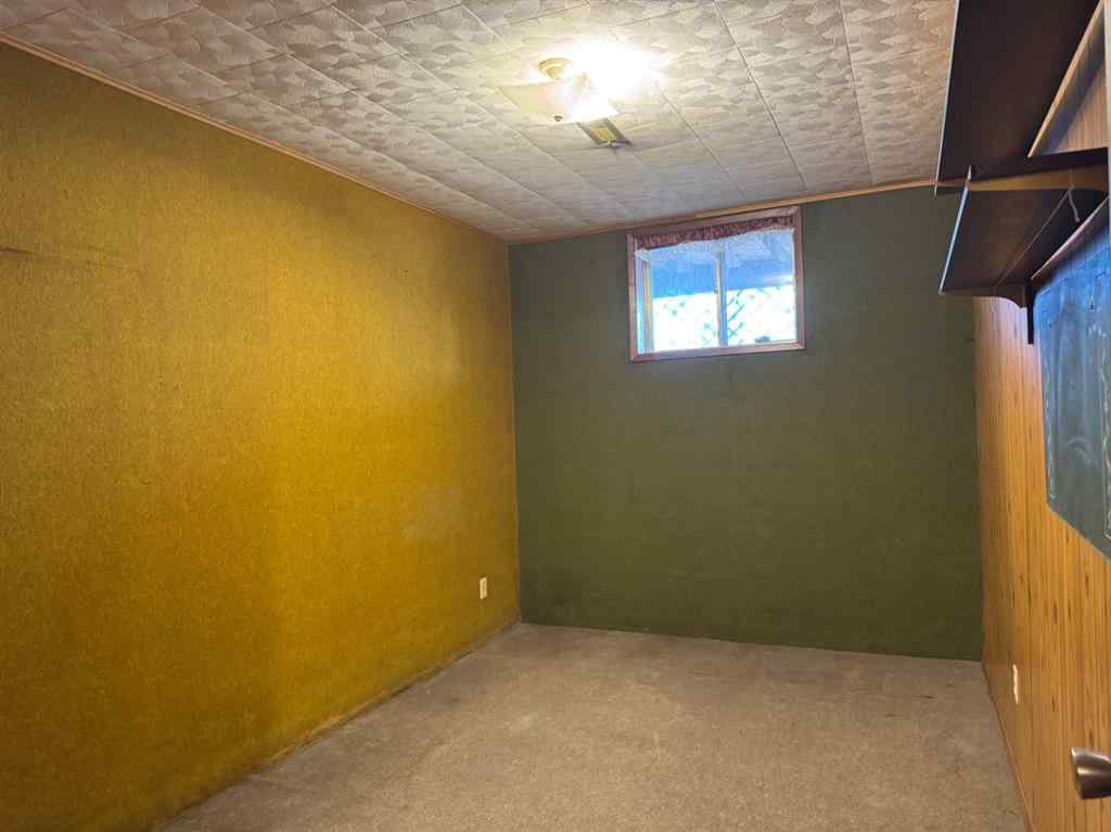 MLS® A2213443 - 9920 113 Street  in NONE Fairview, Residential