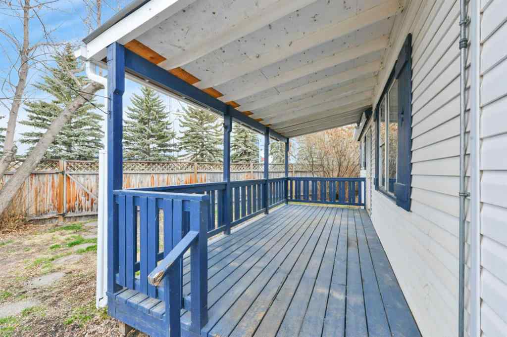 MLS® A2213462 - 5140 48 Street  in Central Innisfail Innisfail, Residential