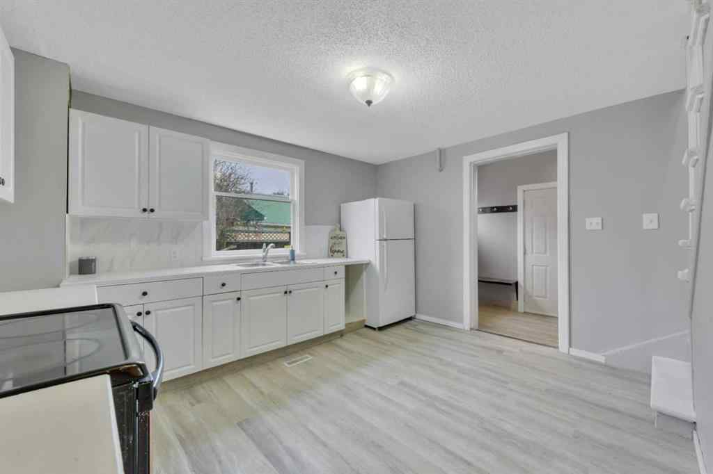 MLS® A2213462 - 5140 48 Street  in Central Innisfail Innisfail, Residential