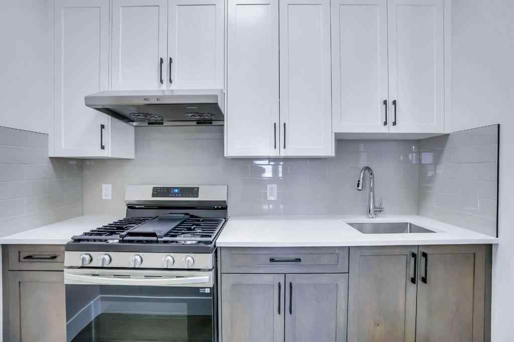 MLS® A2213557 - 256 Savanna Drive NE in Saddle Ridge Calgary, Residential