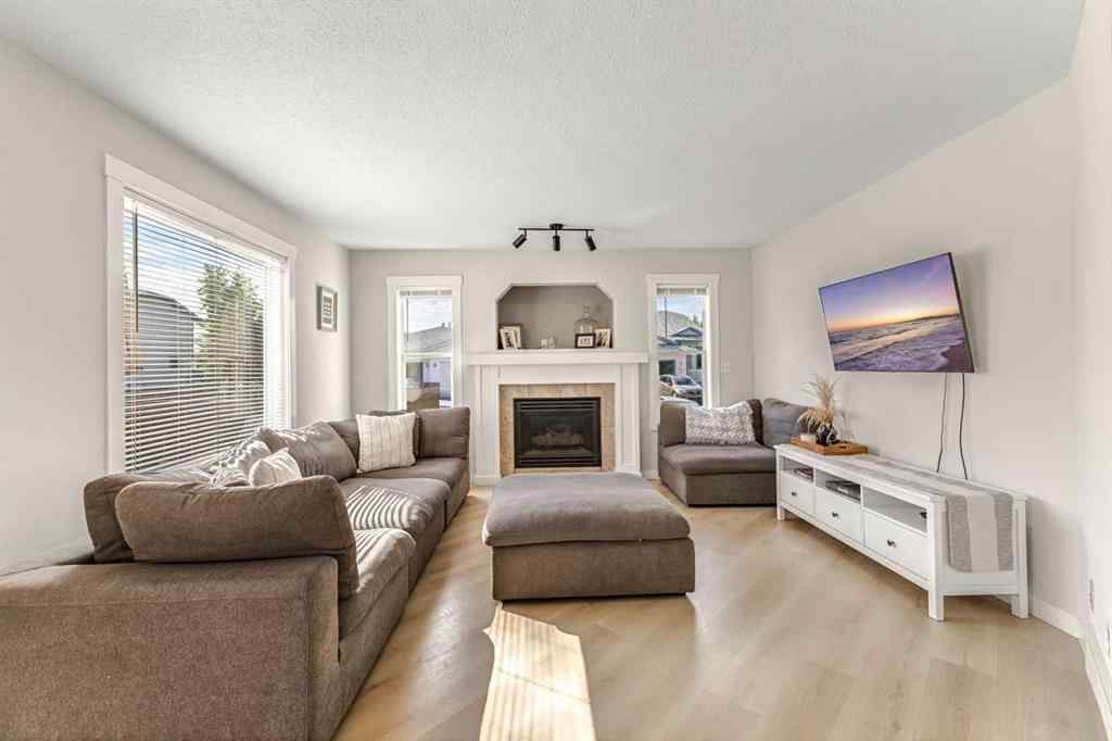 MLS® A2213585 - 35 Logan Close  in Lancaster Meadows Red Deer, Residential