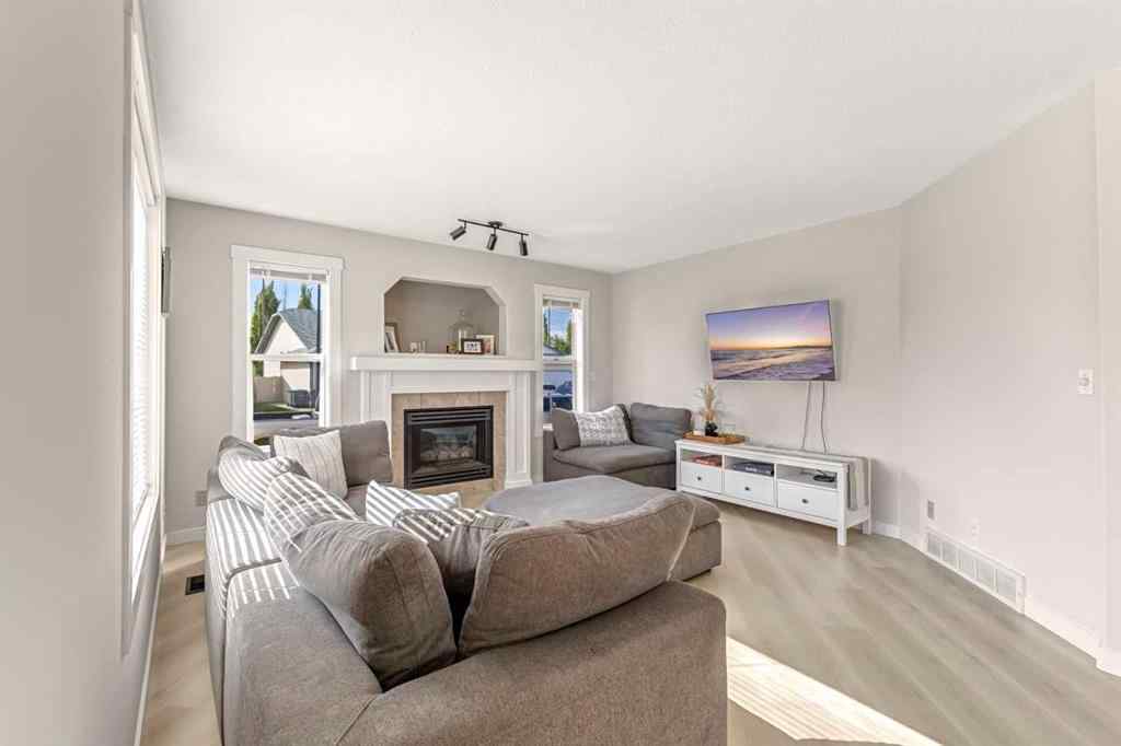 MLS® A2213585 - 35 Logan Close  in Lancaster Meadows Red Deer, Residential