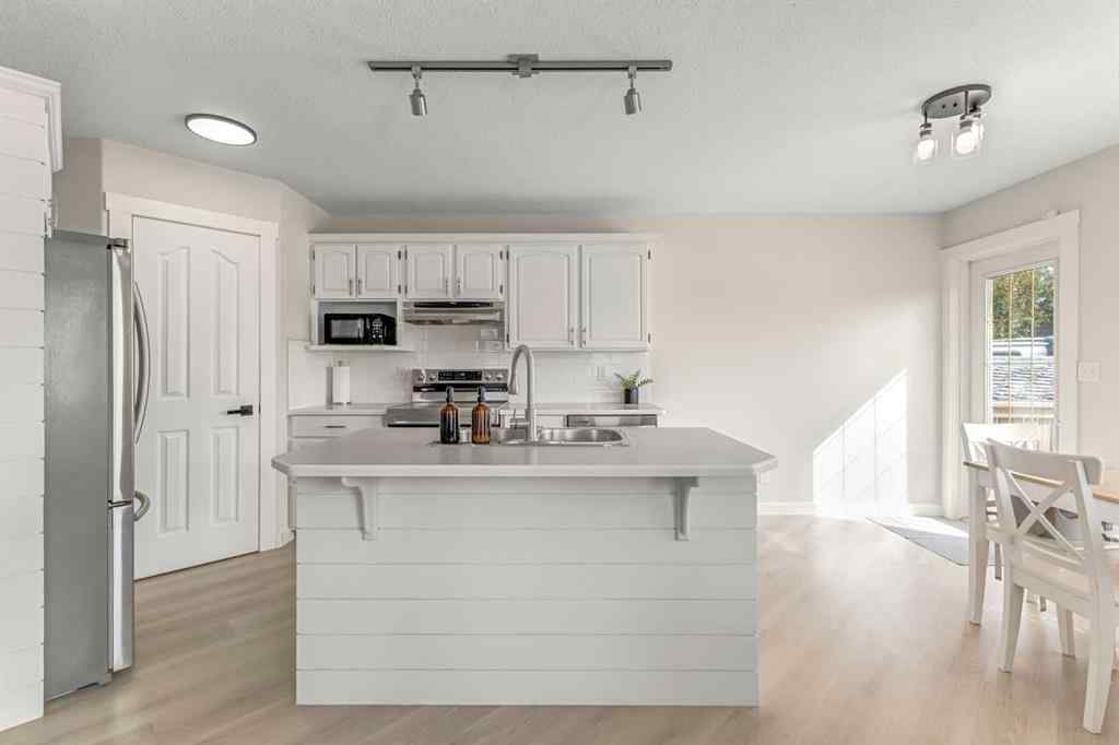 MLS® A2213585 - 35 Logan Close  in Lancaster Meadows Red Deer, Residential