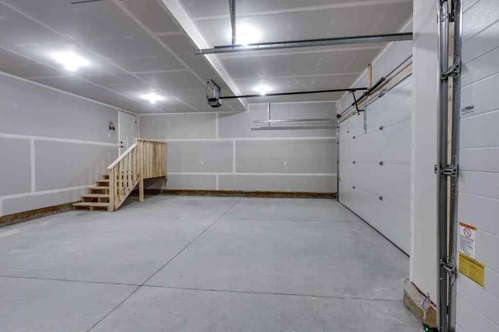 MLS® A2213637 - 136 Hollman Close  in Hawkridge Estates Penhold, Residential