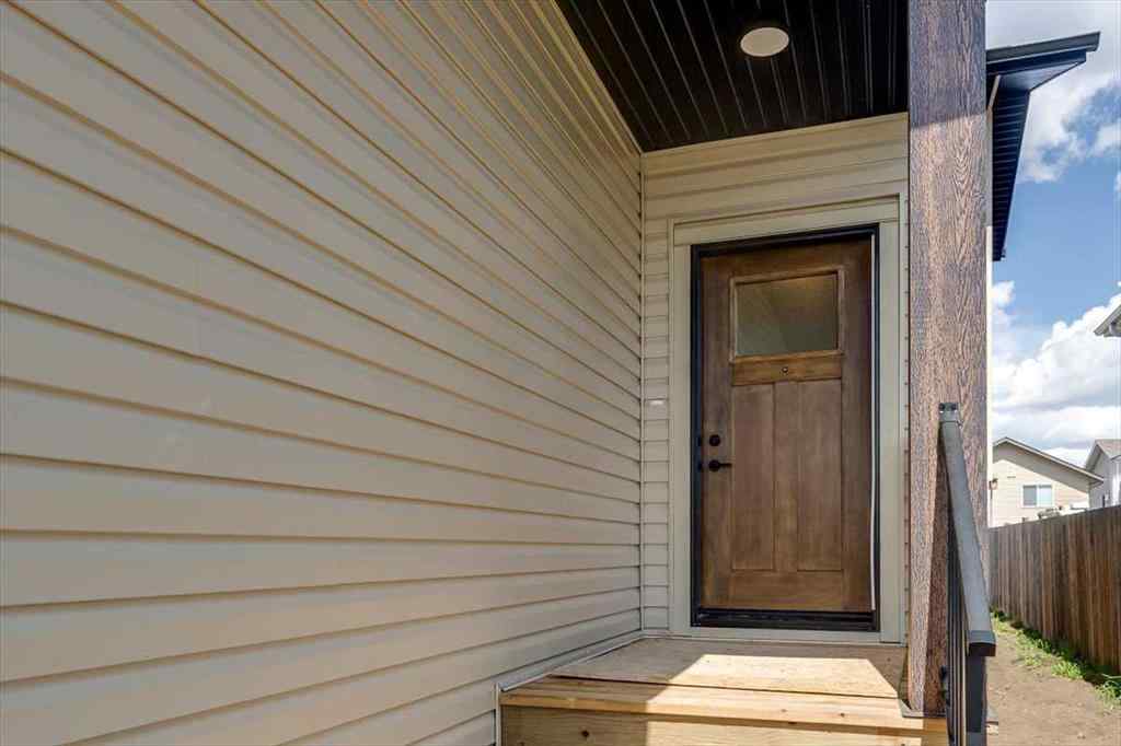 MLS® A2213637 - 136 Hollman Close  in Hawkridge Estates Penhold, Residential