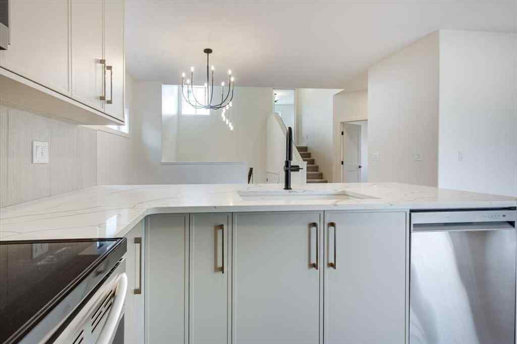 MLS® A2213637 - 136 Hollman Close  in Hawkridge Estates Penhold, Residential