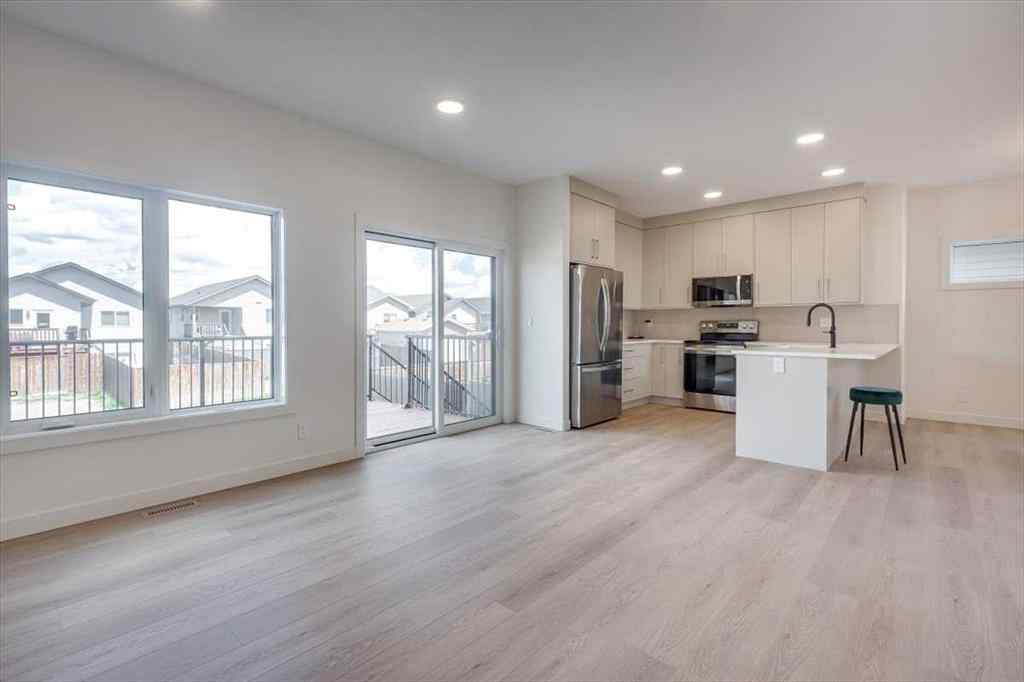 MLS® A2213637 - 136 Hollman Close  in Hawkridge Estates Penhold, Residential