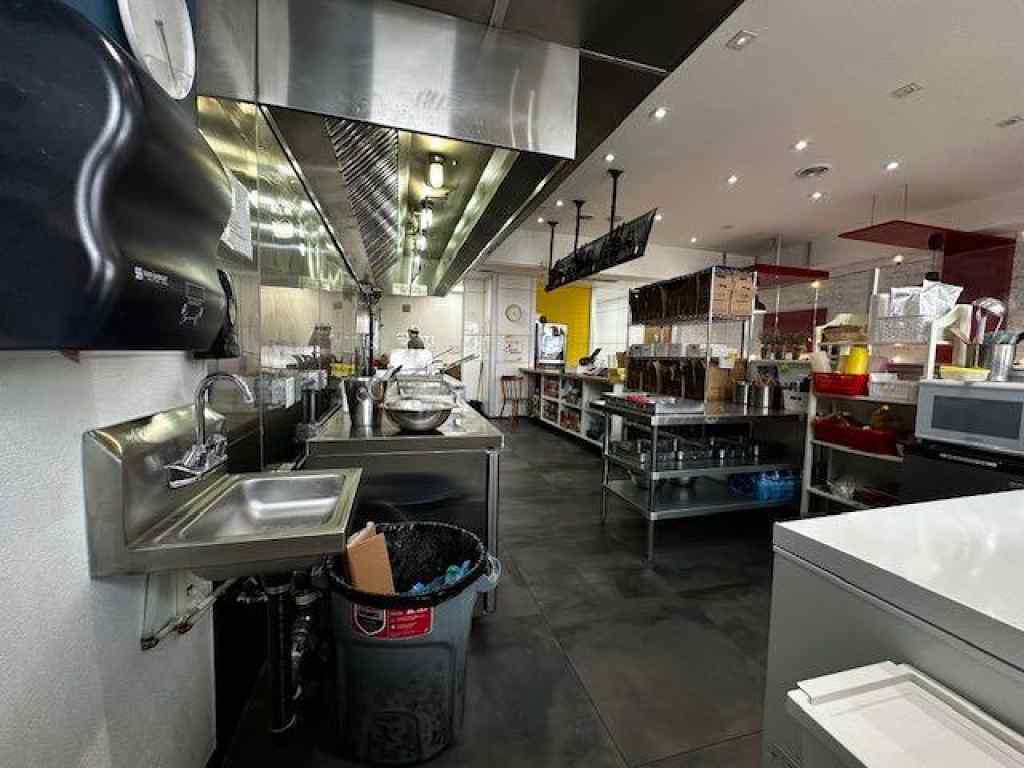 MLS® A2213668 -     in  Calgary, Commercial