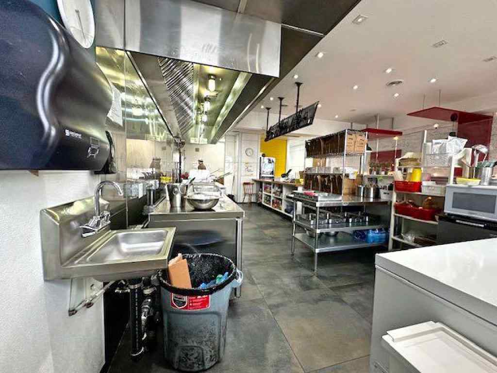MLS® A2213668 -     in  Calgary, Commercial