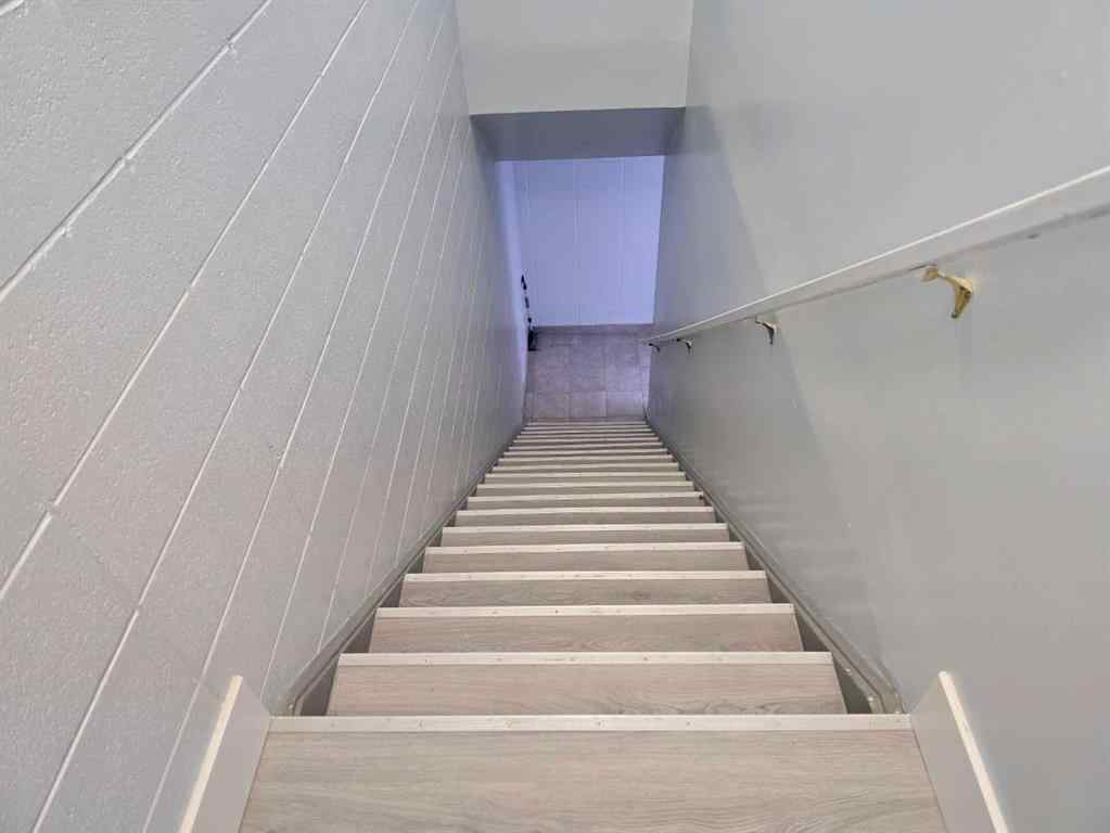 MLS® A2213688 - 1420 40 Avenue NE in McCall Calgary, Commercial