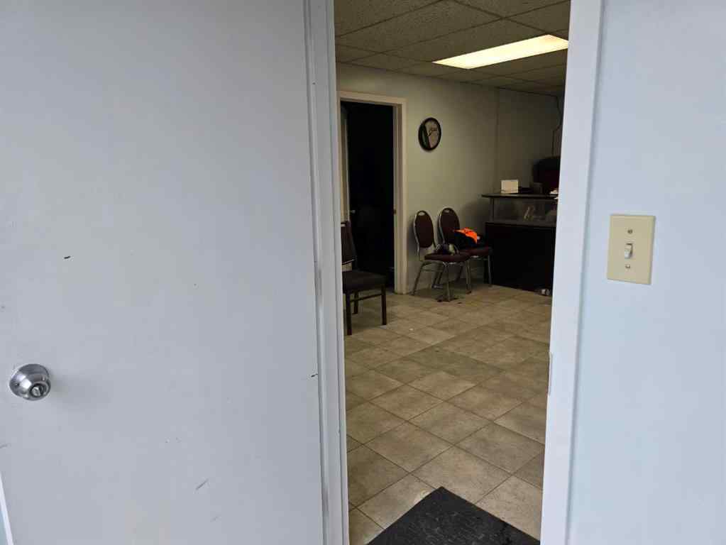 MLS® A2213688 - 1420 40 Avenue NE in McCall Calgary, Commercial
