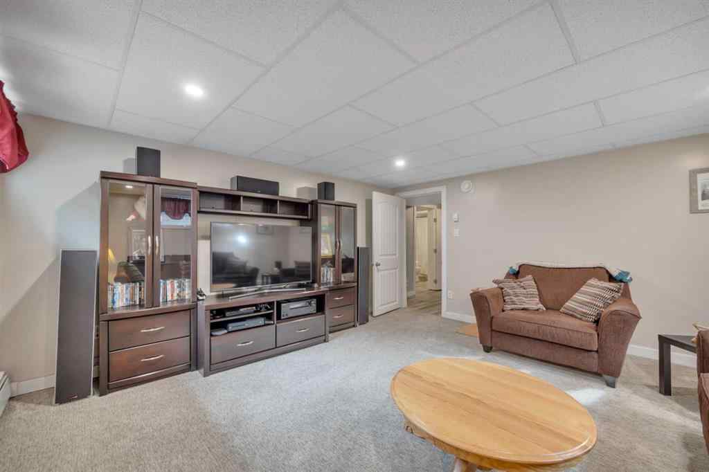 MLS® A2213771 - 6010 50 Avenue  in None Lacombe, Residential