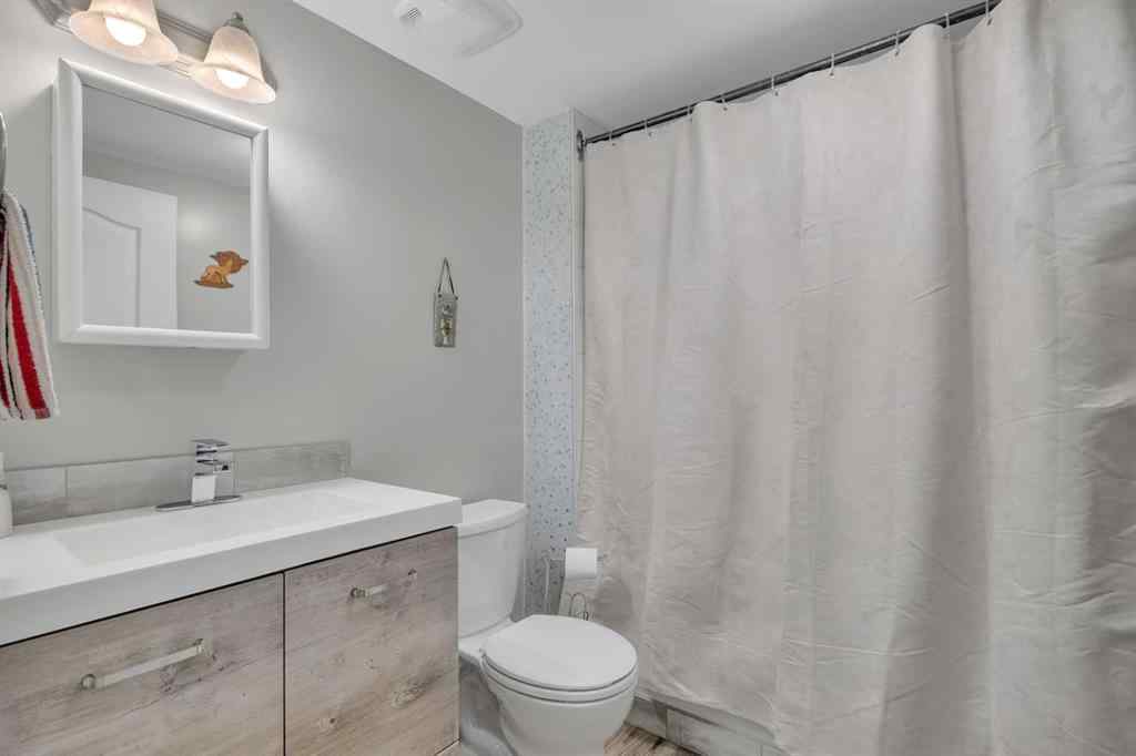 MLS® A2213771 - 6010 50 Avenue  in None Lacombe, Residential