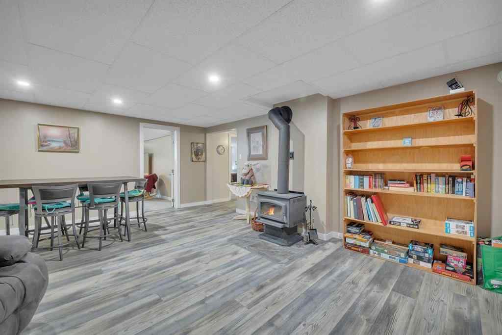 MLS® A2213771 - 6010 50 Avenue  in None Lacombe, Residential