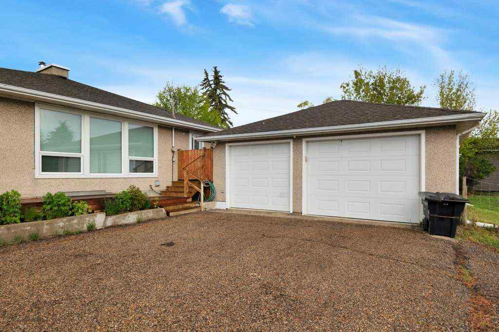 MLS® A2213771 - 6010 50 Avenue  in None Lacombe, Residential