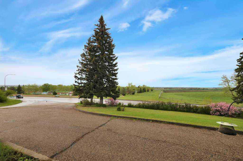 MLS® A2213771 - 6010 50 Avenue  in None Lacombe, Residential