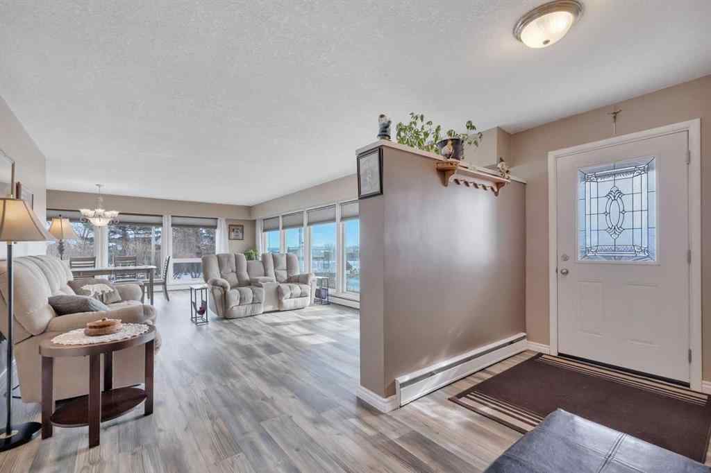 MLS® A2213771 - 6010 50 Avenue  in None Lacombe, Residential