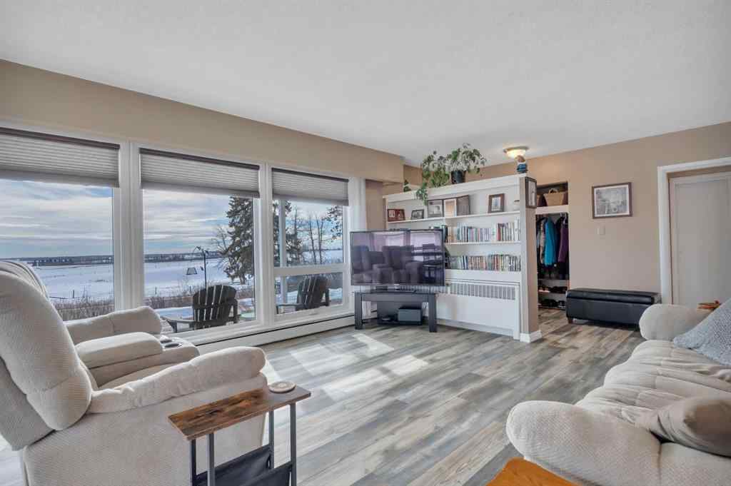 MLS® A2213771 - 6010 50 Avenue  in None Lacombe, Residential