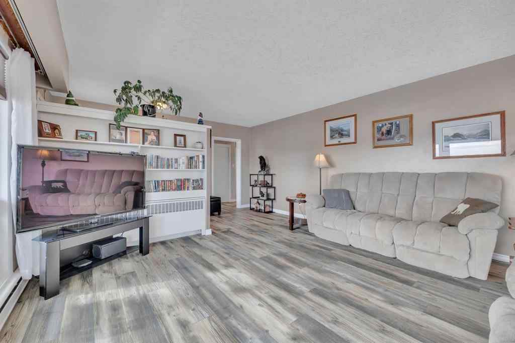 MLS® A2213771 - 6010 50 Avenue  in None Lacombe, Residential