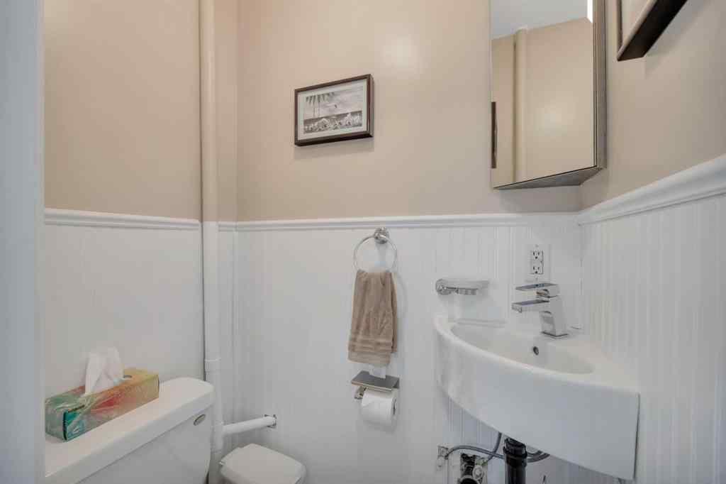 MLS® A2213771 - 6010 50 Avenue  in None Lacombe, Residential