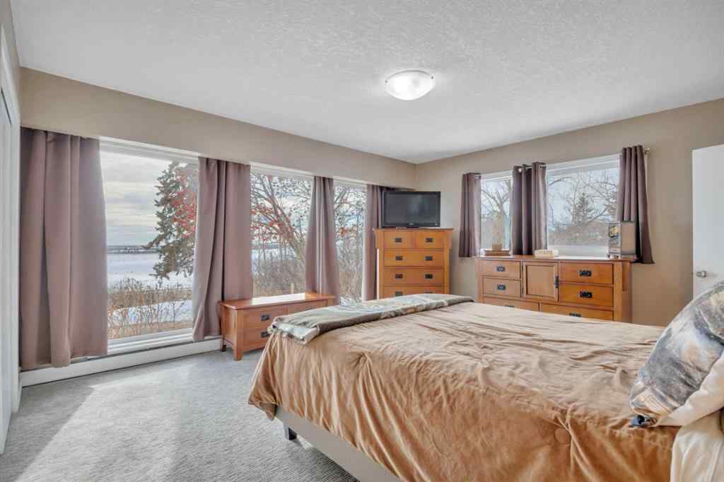 MLS® A2213771 - 6010 50 Avenue  in None Lacombe, Residential