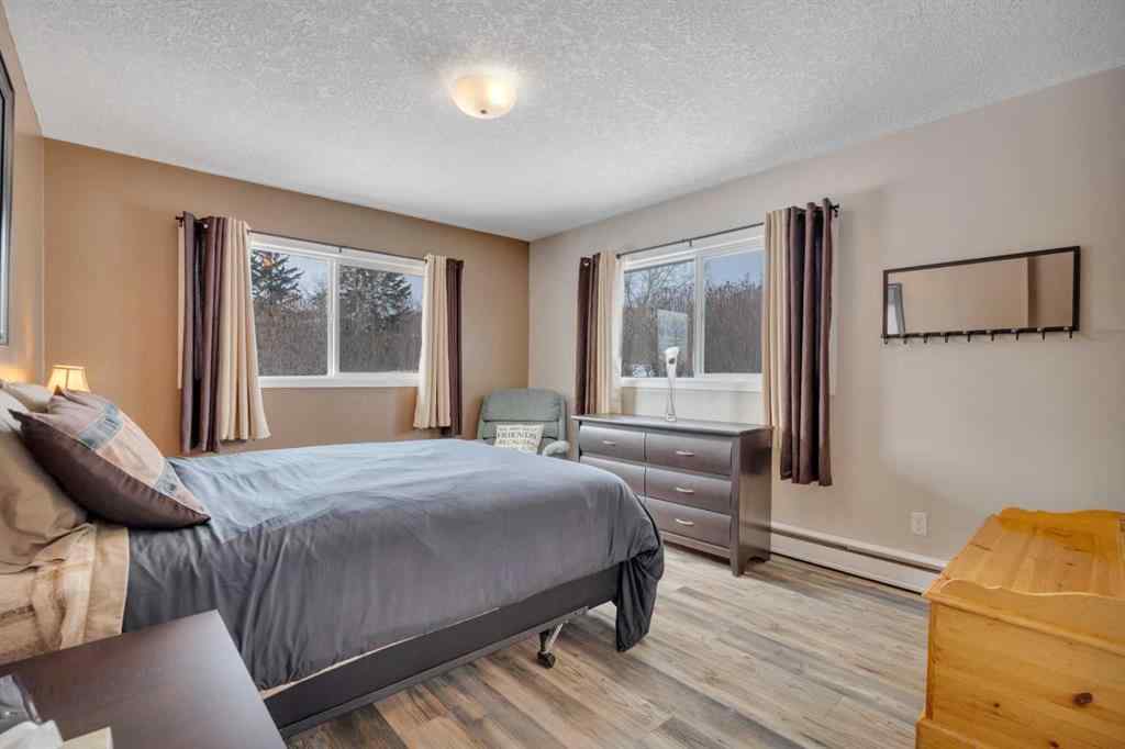 MLS® A2213771 - 6010 50 Avenue  in None Lacombe, Residential
