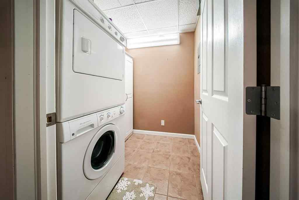 MLS® A2213784 - Unit #207 5040 53 Street  in Downtown Sylvan Lake, Residential