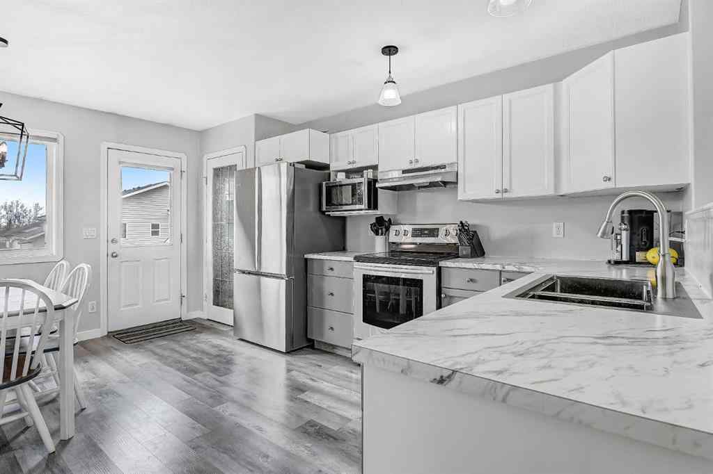 MLS® A2213841 - 77 Pinnacle Crescent   in Pinnacle Ridge Grande Prairie, Residential