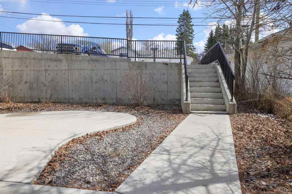 MLS® A2213865 - Unit #5111 53 Street   in NONE Rocky Mountain House, Multi-Family