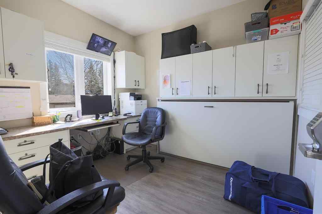 MLS® A2213865 - Unit #5111 53 Street   in NONE Rocky Mountain House, Multi-Family