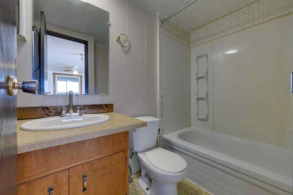 MLS® A2214014 - 37559 RR224   in NONE Rural Red Deer County, Residential