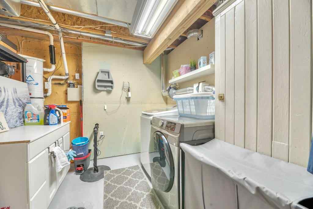 MLS® A2214022 - 701 East Lakeview Road  in East Chestermere Chestermere, Residential