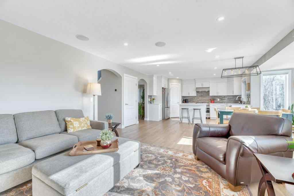 MLS® A2214022 - 701 East Lakeview Road  in East Chestermere Chestermere, Residential