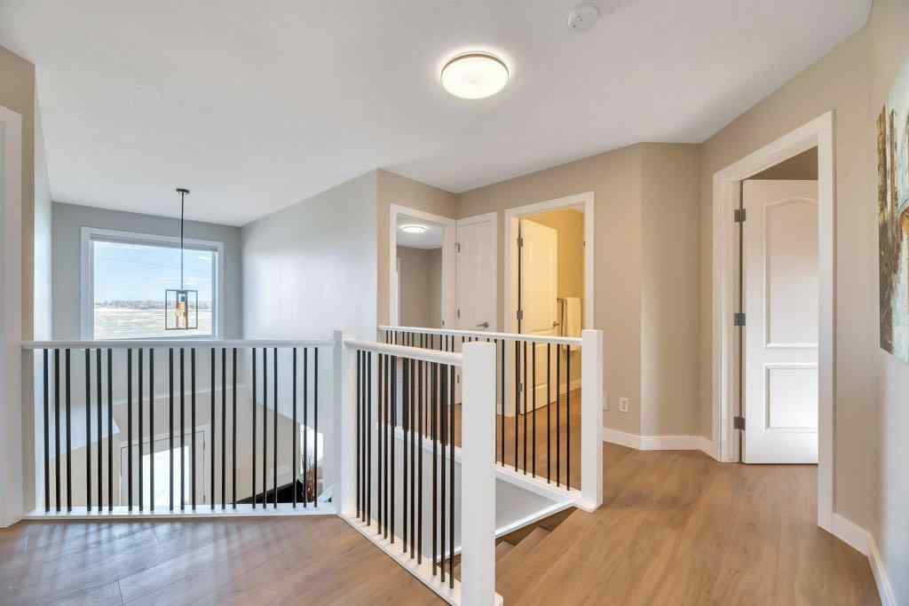 MLS® A2214022 - 701 East Lakeview Road  in East Chestermere Chestermere, Residential