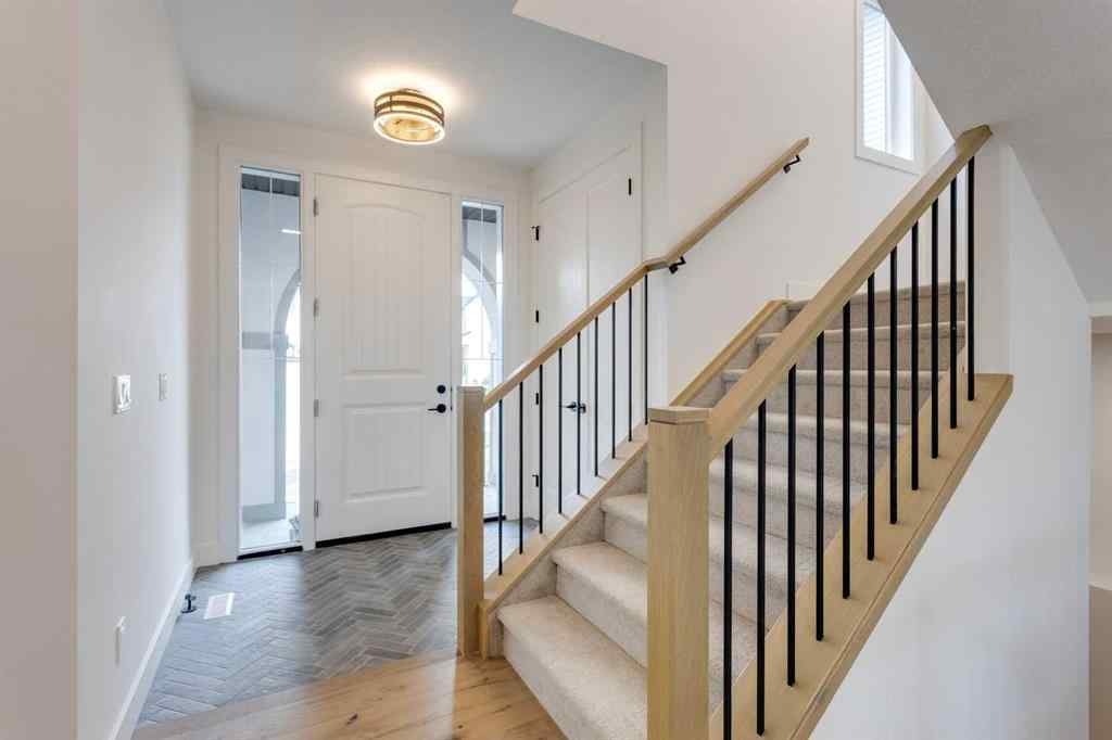 MLS® A2214059 - 46 Heritage Close  in Heritage Hills Cochrane, Residential