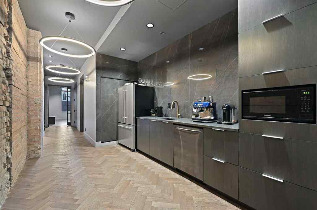 MLS® A2214143 - 117 & 119 8 Avenue SW in Downtown Commercial Core Calgary, Commercial
