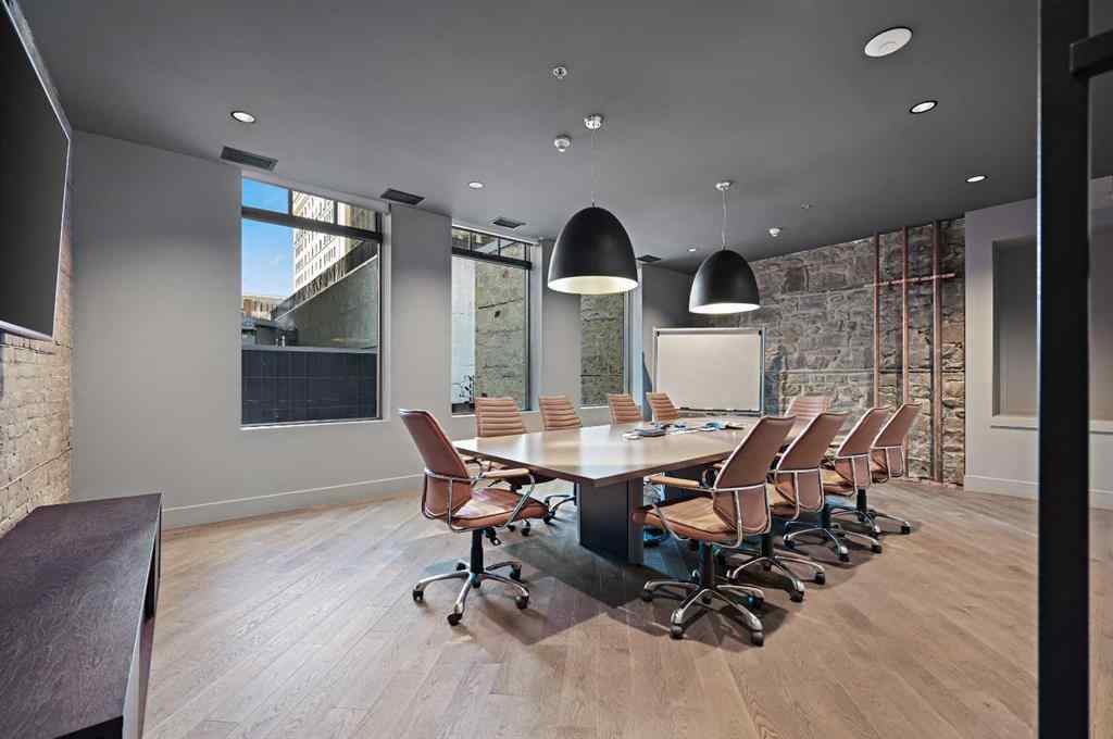 MLS® A2214143 - 117 & 119 8 Avenue SW in Downtown Commercial Core Calgary, Commercial