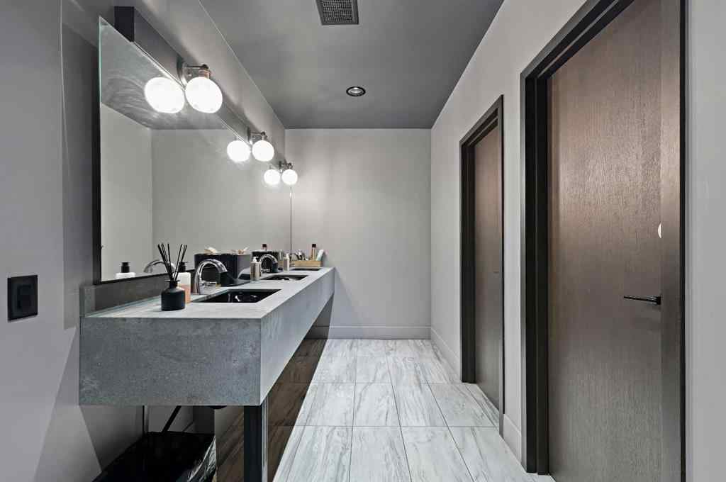 MLS® A2214143 - 117 & 119 8 Avenue SW in Downtown Commercial Core Calgary, Commercial