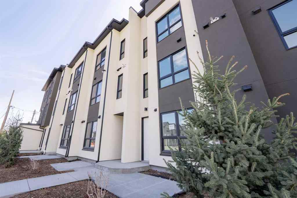 MLS® A2214294 - 4903 Bowness Road NW in Montgomery Calgary, Residential